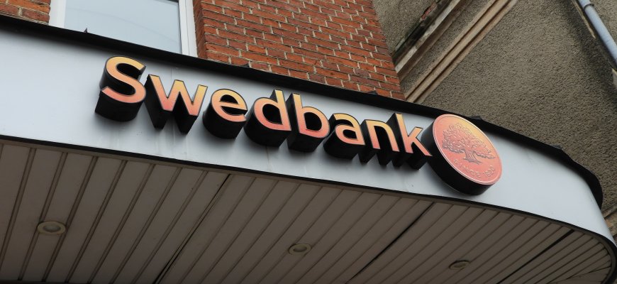 „Swedbank“ mažina kodų kortele tvirtinamų pavedimų limitą
