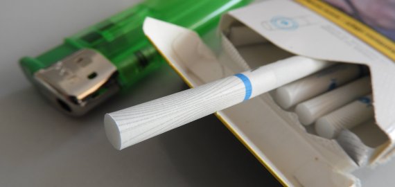 Apklausa: ar pritariate draudimui rūkyti daugiabučių namų balkonuose?