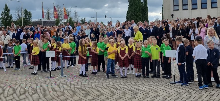 Prasideda naujieji mokslo metai: vienur – papildomos, kitur – nesuformuota klasės