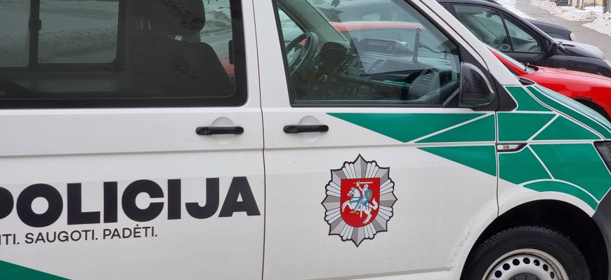 Pas jauną vyrą rastas maišelis su baltais milteliais