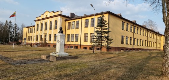 Nuo rudens už papildomą krūvį mokytojams nebus mokama