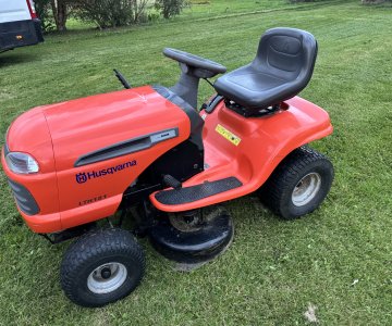„Husqvarna LTH 151“