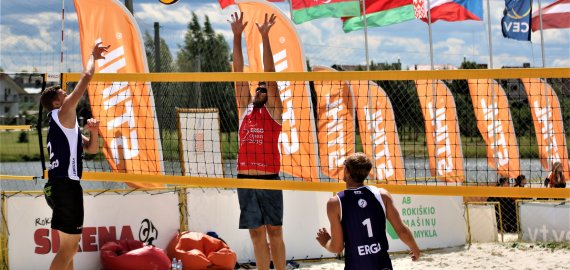 Velykalnio bendruomenės paplūdimio tinklinio aikštynas - vienas iš penkių geriausių Lietuvoje