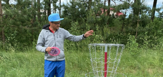 Nauja sporto šaka Rokiškio krašte - panevėžiečiai pristato diskgolfą (foto)