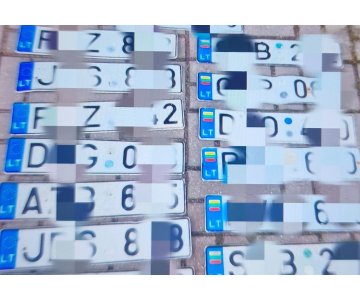 Perka automobilius ir valstybinius numerius