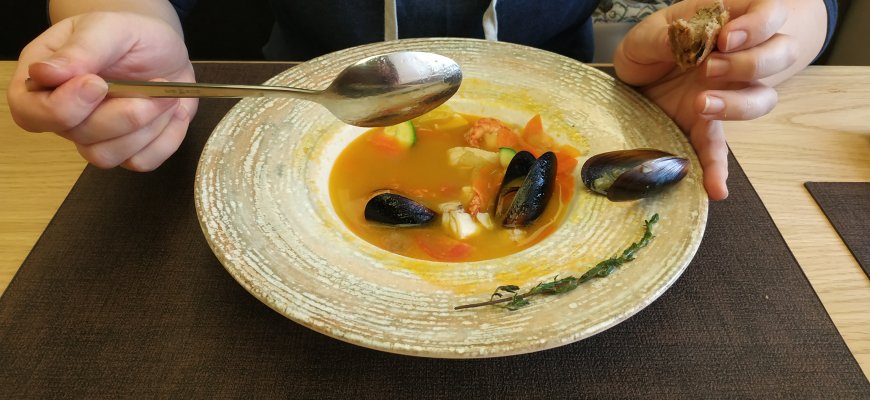 Švelninamos karantino sąlygos: atvirose vietose kaukės – nebeprivalomos, restoranai atnaujins lankytojų aptarnavimą viduje