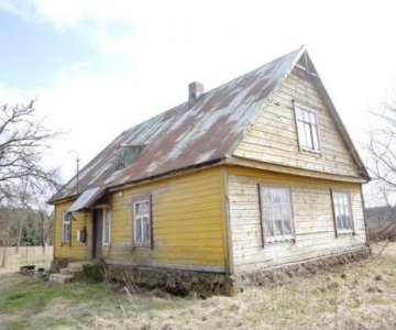 Sodyba nuošalioje vietoje, šalia Ragelių k.