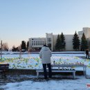 Trečiosios karo Ukrainoje metinės: mininčių vis mažėja, palaikančių – ne (foto)