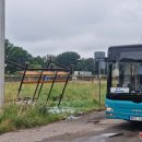 Lietaus „pokštai“ – ant stogo gulinti stotelė 