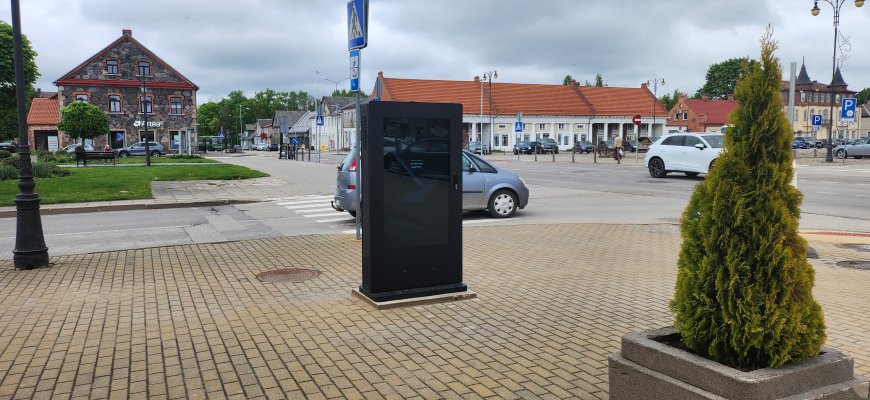 Dar daugiau modernizacijos: reklaminėms renginių afišoms Rokiškyje įrengti du nauji skaitmeniniai stendai