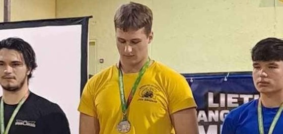 K. Jurevičius Lietuvos štangos spaudimo čempionate iškovojo aukso medalį