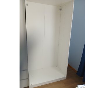 Naujas spintos rėmas