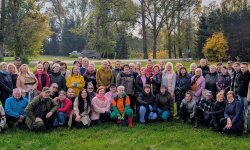 Skemų socialinės globos namams – 90 metų: prasmingą jubiliejų įprasmino 90 ąžuolų alėja