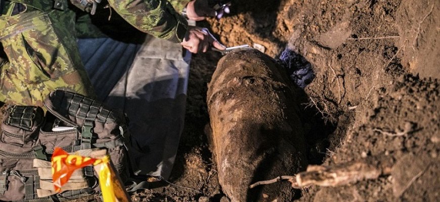 Karo inžinieriai: sprogmenų mūsų žemėje daug, todėl žmonėms patartina būti atidiems