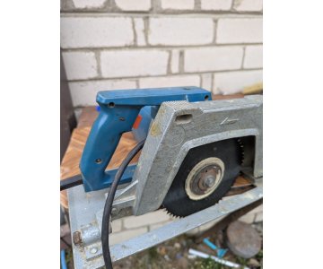 Medžio skersavimo staklės