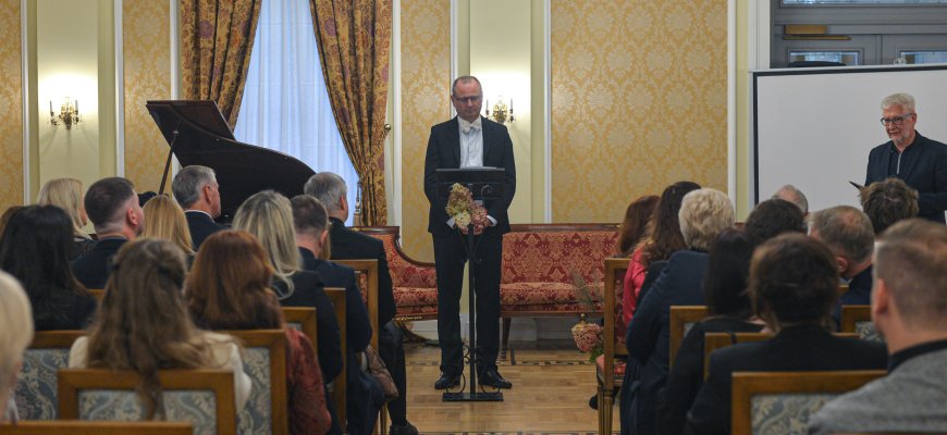 Ilzenbergo dvaras jau dešimtą kartą tapo kultūros tiltu tarp Lietuvos ir Rumunijos. Šį  renginį lydėjo ir naujos knygos apie Ilzenbergo dvaro istoriją pristatymas, ir sugrįžusios istorinės dvaro knygos, ir ypatingas įvertinimas