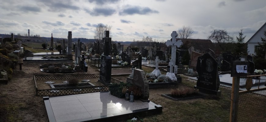 Keleivių, vykstančių į kapines, dėmesiui