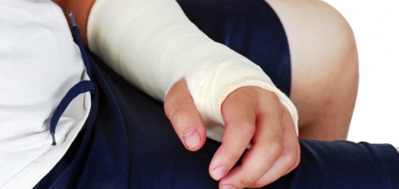 Vyro dovana kaimynui – lūžusi ranka