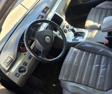 „VW Passat B6“ dalimis