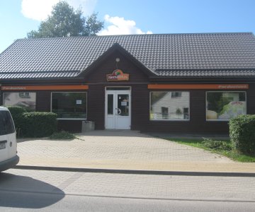 Komercinės paskirties pastatas Rokiškio centre