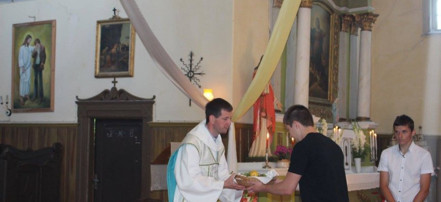 Žolinės atlaidai Onuškyje: sausakimša bažnyčia ir pažintis su naujuoju klebonu