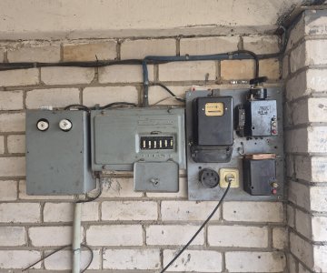 Garažas su rūsiu ir apžiūros duobe