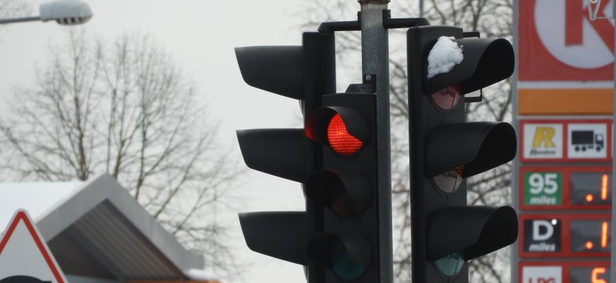 Lietuvoje bus keičiamas šviesoforų reguliavimas – žalias signalas nemirksės