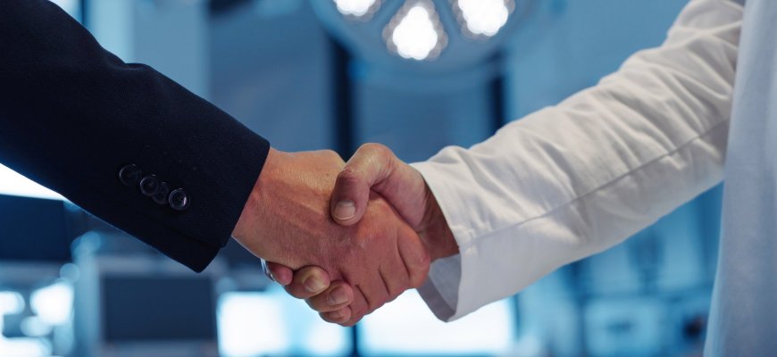 Bus apdovanoti geriausi Lietuvos medikai – ministerija kviečia siūlyti kandidatus