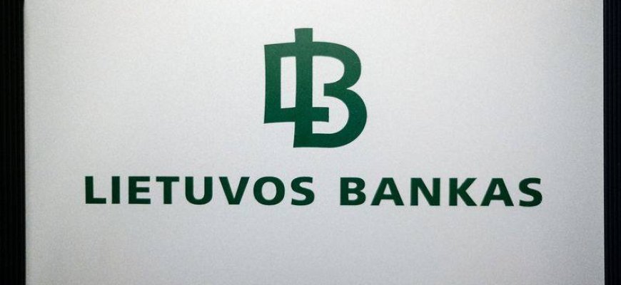 Į apyvartą išleidžiami nauji 100 ir 200 eurų banknotai