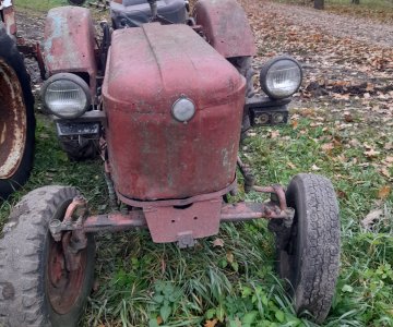 Savos gamybos traktorius