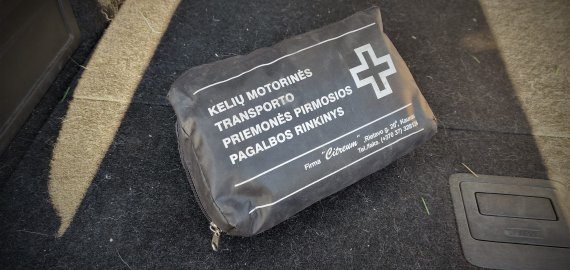 Kitąmet automobilio vaistinėlę turėtų papildyti net kelios priemonės: to nepadarius, grės baudos ir nepraeisite TA