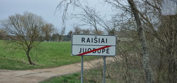 Smurtavo prieš nepilnametį ir sudavė pareigūnui