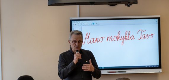 Norėtų pamatyti 40-metį švenčiančios progimnazijos mokinius
