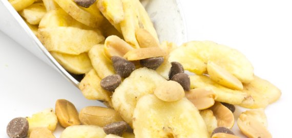 Tyrimas: žmonės klaidingai mano, kad ryžiai, riešutai ir bananai yra pilno grūdo produktai