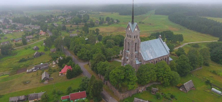 Zarasų krašto architektūros perlas - Salako Švč. Mergelės Marijos Sopulingosios bažnyčia