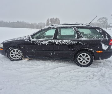 „Volvo V40“