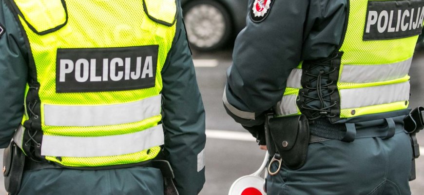 Neblaivaus vairuotojo pasivažinėjimas baigėsi liūdnokai