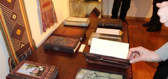 Biblijos įrišų paroda: knygos istorija ir nūdiena