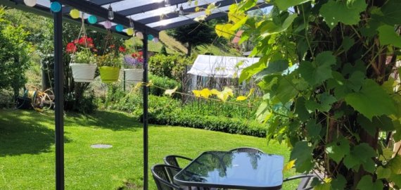 Estetika ir apsauga: kaip išsirinkti ilgaamžę pastogę savo kiemui?