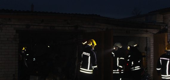 Sprogimas Šatrijos gatvės garažų masyve. Įtariamas dujų nuotėkis (foto+video)