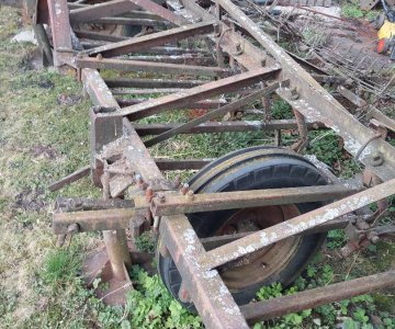 „MTZ-82“, plūgas, kultivatorius, šakės „KNU“