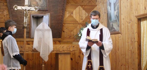 Didžiojo Penktadienio pamaldos – apie Kristaus kančios prasmę (video)