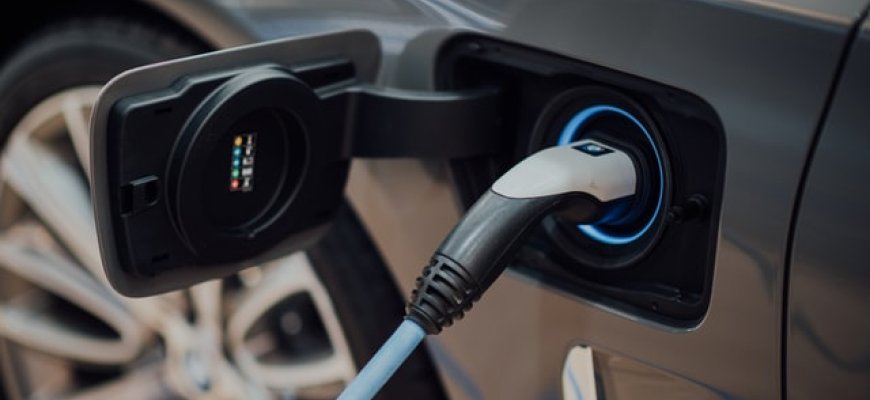 Įmonės transporto parkas ir elektromobiliai: finansinė nauda ar tik įvaizdis?