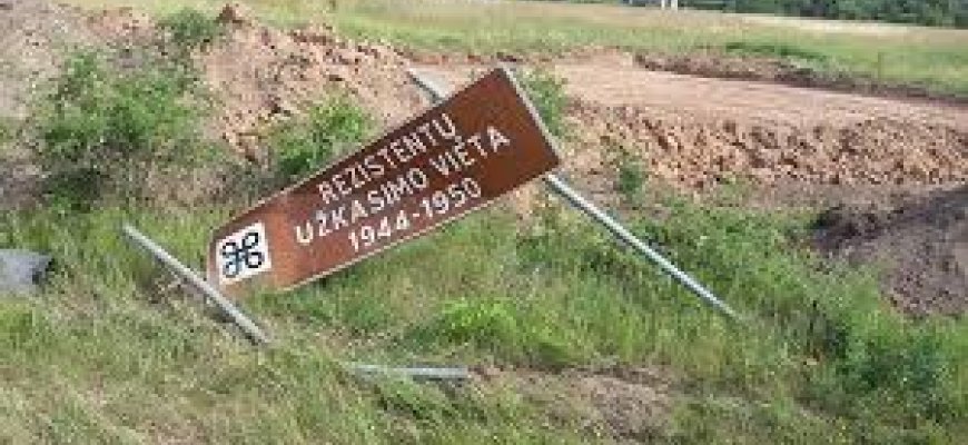 Rokiškio policija kviečia atsiliepti, mačiusius rezonansinį eismo įvykį