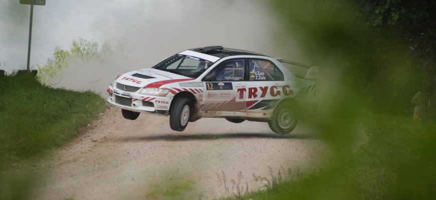 „Samsonas Rally Rokiškis“ organizatoriai pasirūpino, kad šuoliai per tramplinus šiemet būtų garantuoti