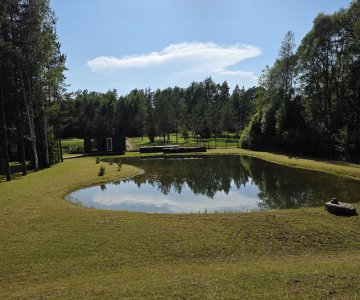 12 arų žemės sklypas su 6 arų tvenkiniu