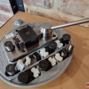 „Adriic“ juvelyrika (į)kūrėja K. Falk kartu su papuošalais žmonėms nori dovanoti jausmą