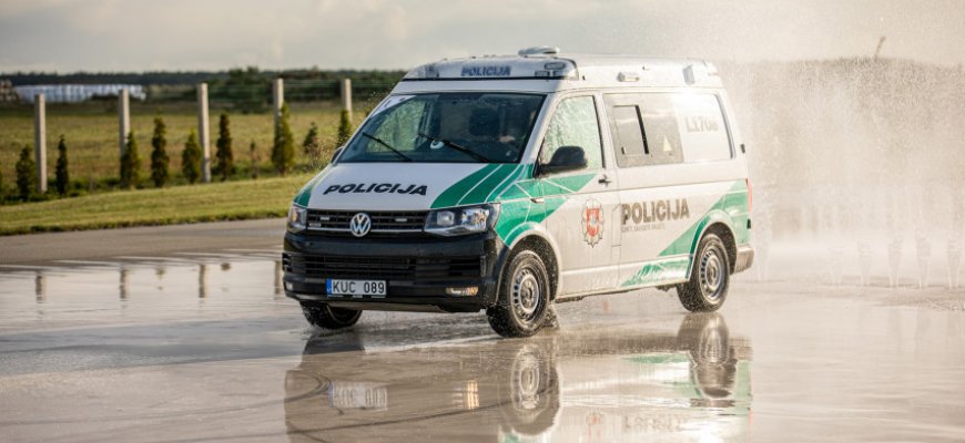 Kelių policija primena: sezoniniai Kelių eismo taisyklių reikalavimai