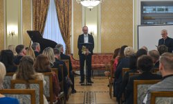 Ilzenbergo dvaras jau dešimtą kartą tapo kultūros tiltu tarp Lietuvos ir Rumunijos. Šį  renginį lydėjo ir naujos knygos apie Ilzenbergo dvaro istoriją pristatymas, ir sugrįžusios istorinės dvaro knygos, ir ypatingas įvertinimas