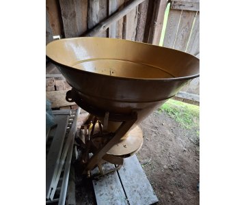 Trąšų barstytuvas